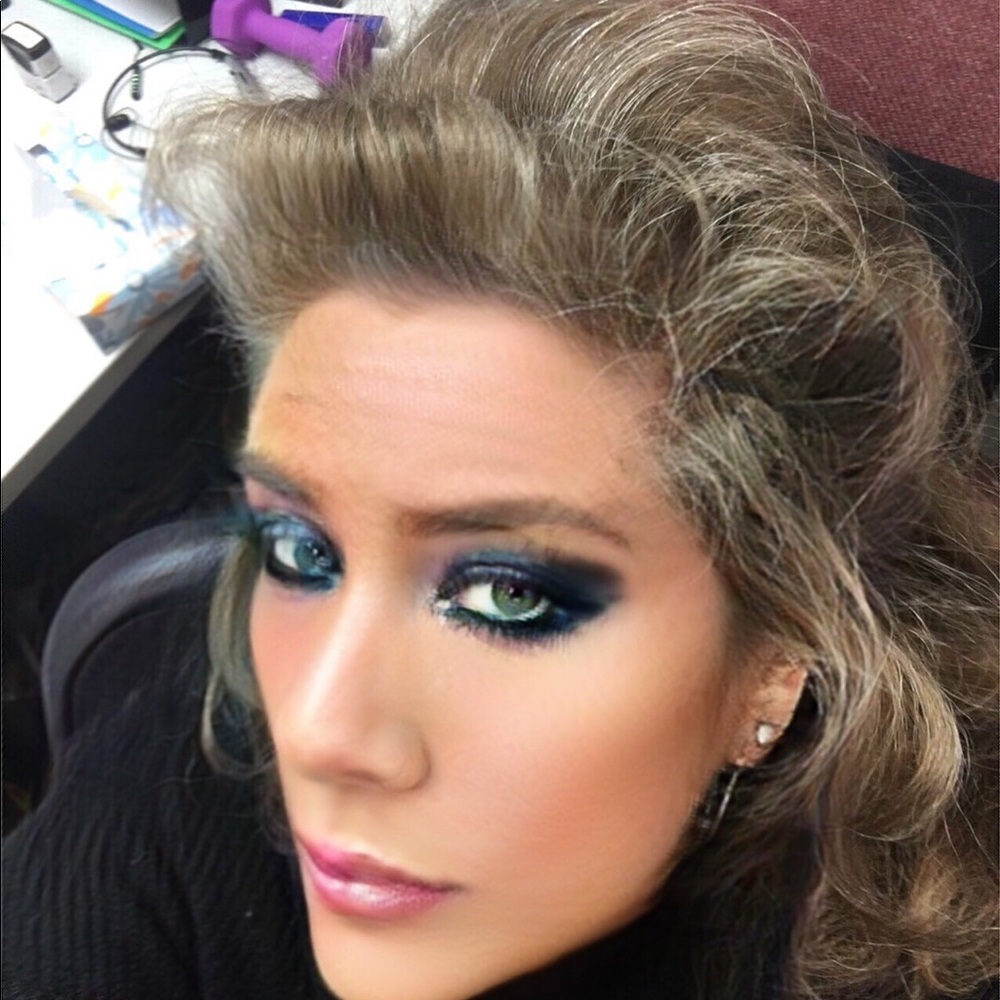 Meet your Posher, Linda